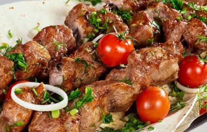 Lezatnya Shashlik, Kuliner Khas Rusia yang Mirip Sate Indonesia